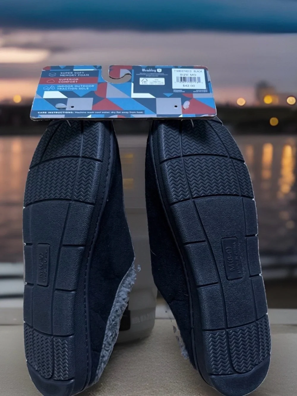 Wembley Men's Size M (8-9) Memory Foam Indoor/Outdoor Slippers. Black. NWT